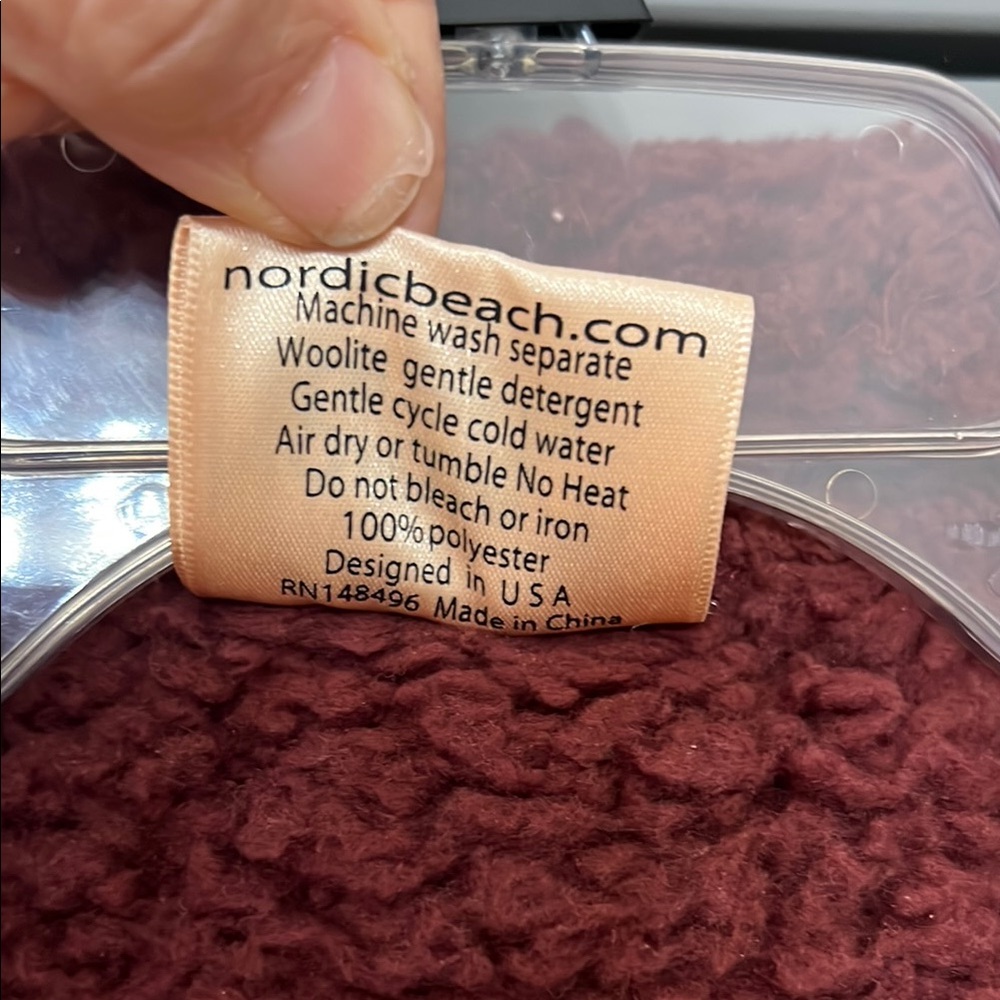 Nordic Beach Burgundy Teddy Jacket with Plush Texture and Oversized Fit - Picture 3 of 8